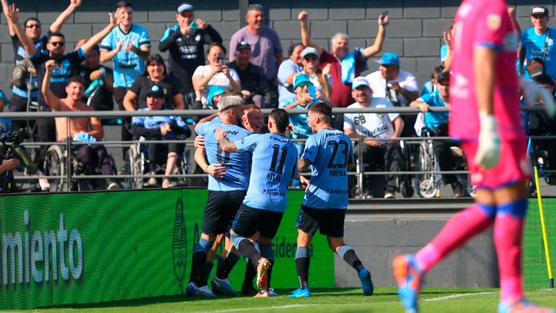 Belgrano se impuso 2 a 0 ante Vélez. Foto: Twitter Belgrano. 