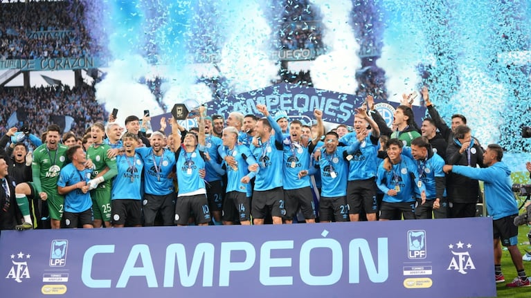 Belgrano sigue festejando el campeonato. (Foto: Lucio Casalla)
