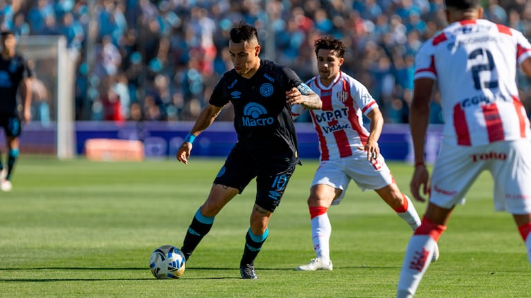 Belgrano y Unión se enfrentan por los cuartos de final del Apertura.