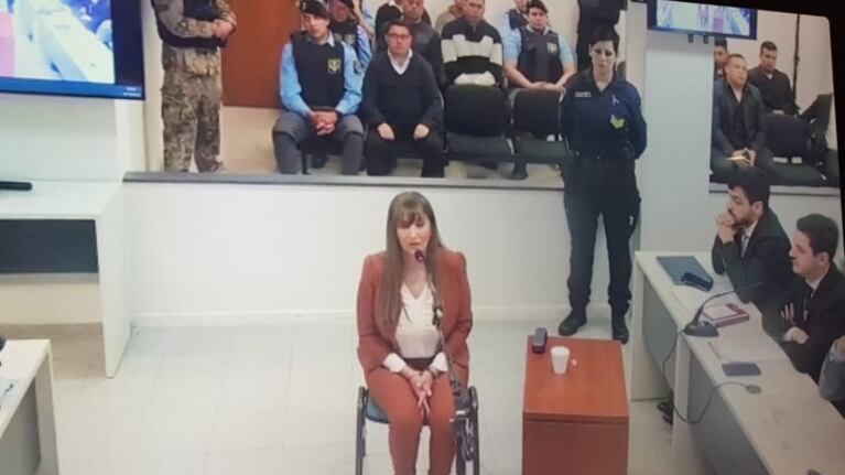 Belletti explicó el protocolo para sacarle el arma reglamentaria a los policías.