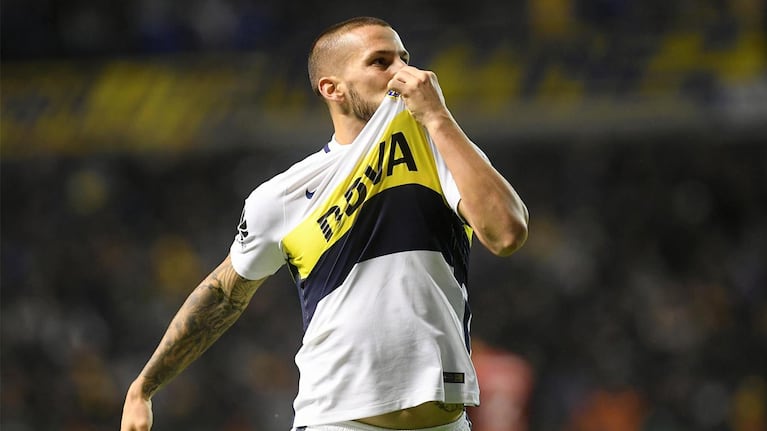 Benedetto hizo un golazo y luego salió lesionado.