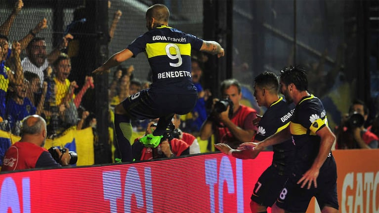 Benedetto y el gol de la victoria. Foto; Clarín.