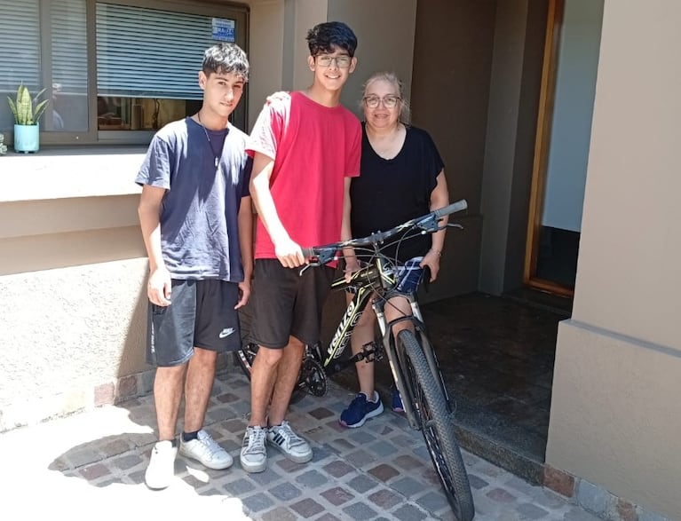Benjamín con su nueva bicicleta.