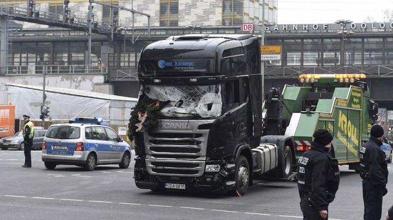 Berlín: liberaron al detenido y el terrorista sigue prófugo