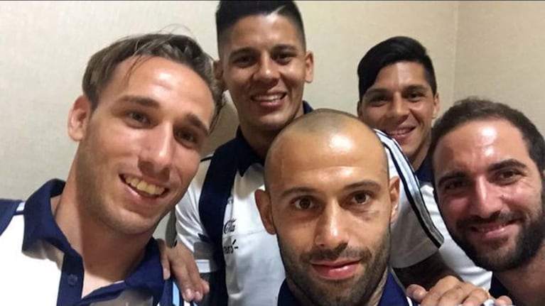 Biglia, Rojo, Enzo Pérez e Higuain, retratados por Mascherano.