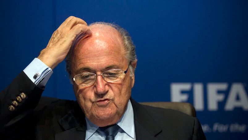 Blatter tiene varios dolores de cabeza. 