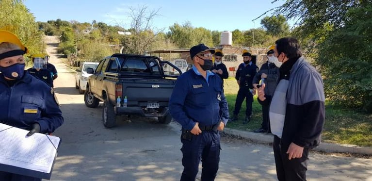 Bloquean un barrio de Icho Cruz y aíslan a la familia infectada por coronavirus