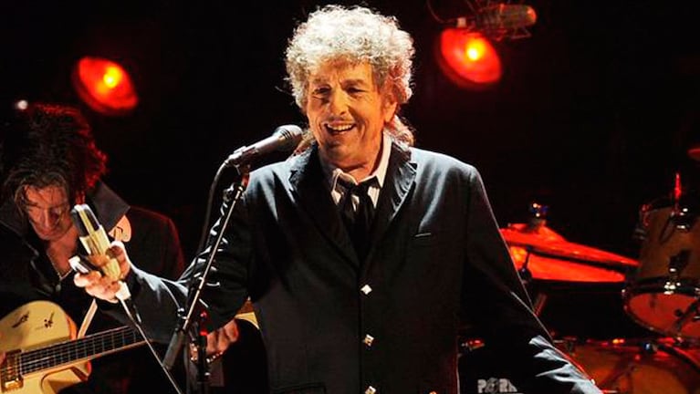 Bob Dylan dará dos conciertos en Estocolmo y se llevará su premio,
