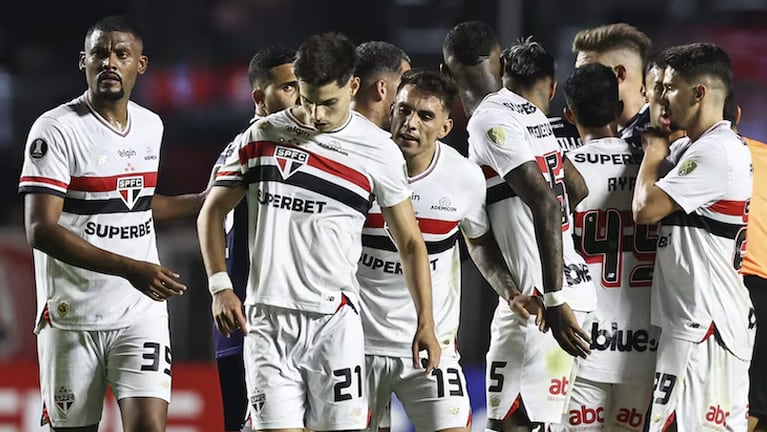 Bobadilla le pidió disculpas a Navarro por su comentario xenófobo en Sao Paulo-Talleres.