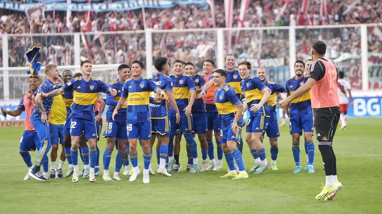 Boca festejó en el Kempes ante su clásico rival.