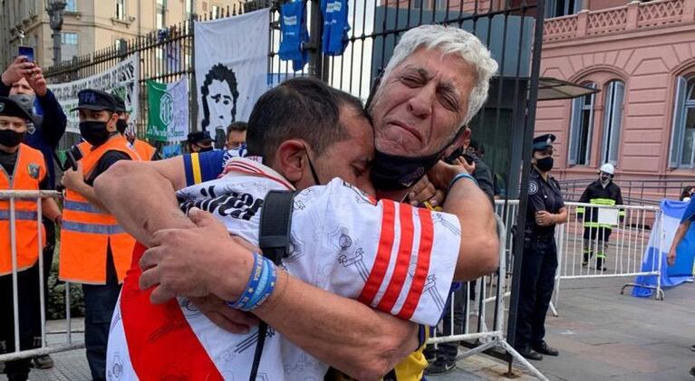 Boca y River, unidos por Maradona: la palabra de uno de los protagonistas de la emocionante foto