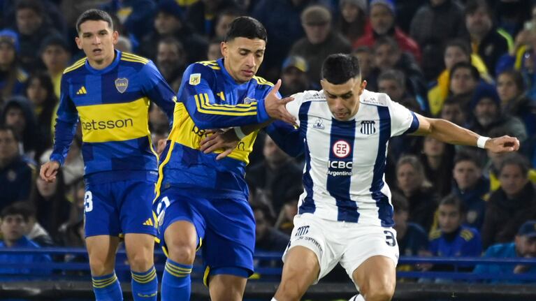 Boca y Talleres se enfrentan en la Bombonera por los octavos del Clausura.