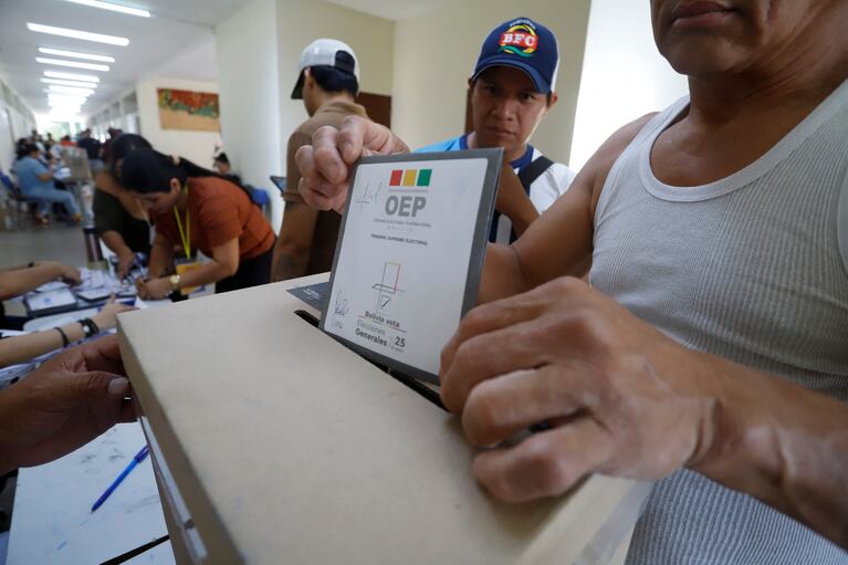 Bolivia celebró este domingo la primera vuelta de las elecciones presidenciales. REUTERS/Ipa Ibanez