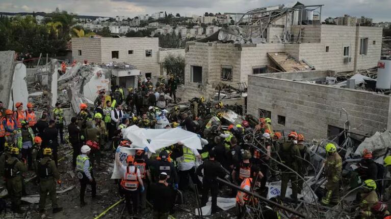 Bombardeos en Israel dejaron al menos 12 muertos.
