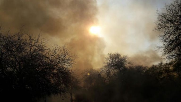 Bomberos controlaron el incendio en Luyaba