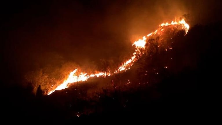 Bomberos controlaron un incendio en La Calera