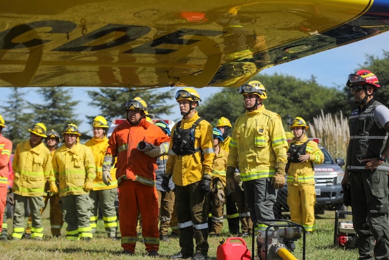 Bomberos de Córdoba parten rumbo a Chubut.
