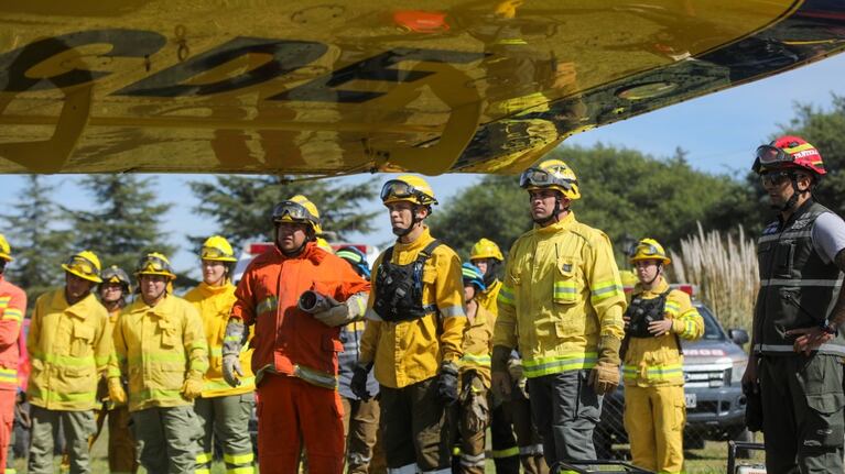 Bomberos de Córdoba parten rumbo a Chubut.