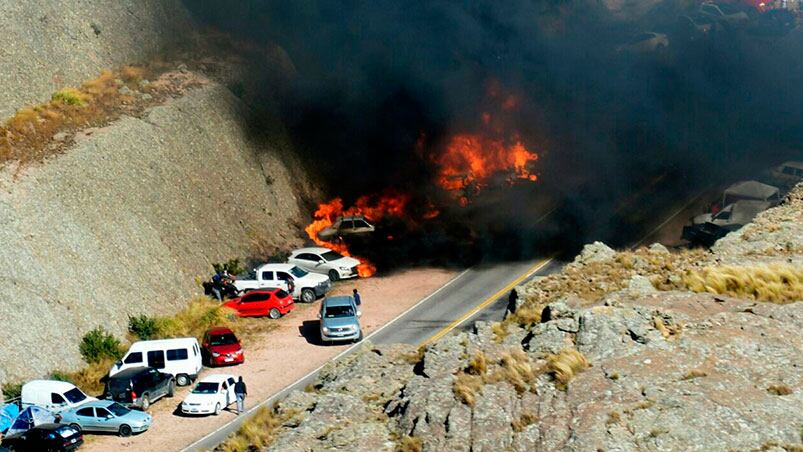 Bomberos pudieron controlar el fuego. 