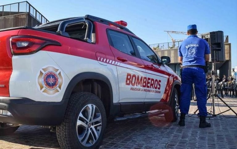 Bomberos rescató a una familia.