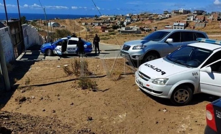 Borrachos, abrieron un ataúd para despedir a un familiar muerto por coronavirus