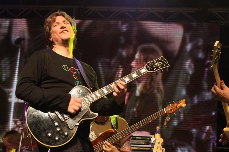 Boudou y su guitarra, una imagen de otros tiempos.