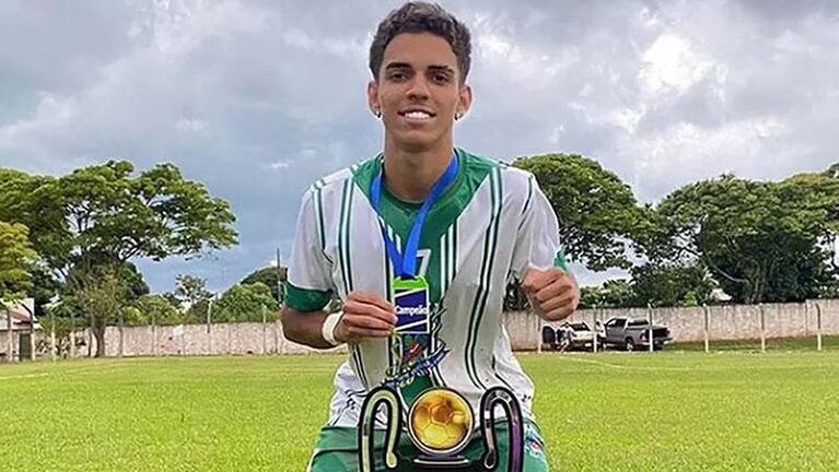 Brasil: futbolista de 19 años apareció descuartizado en un río y detuvieron a su ex