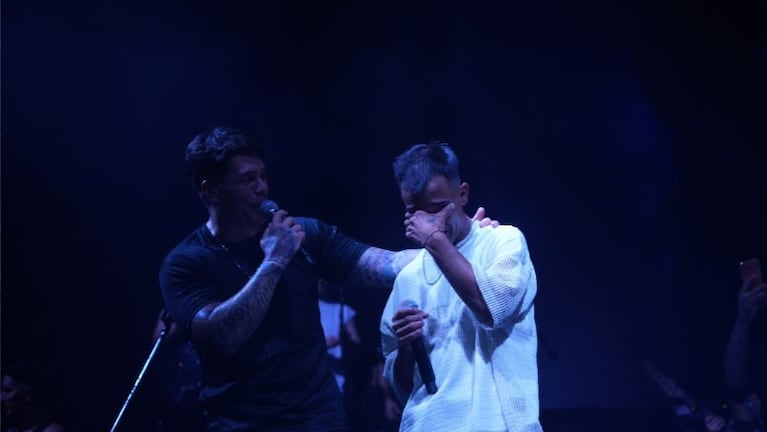 Brian Guzmán emocionado hasta las lágrimas en el baile de Q´Lokura.