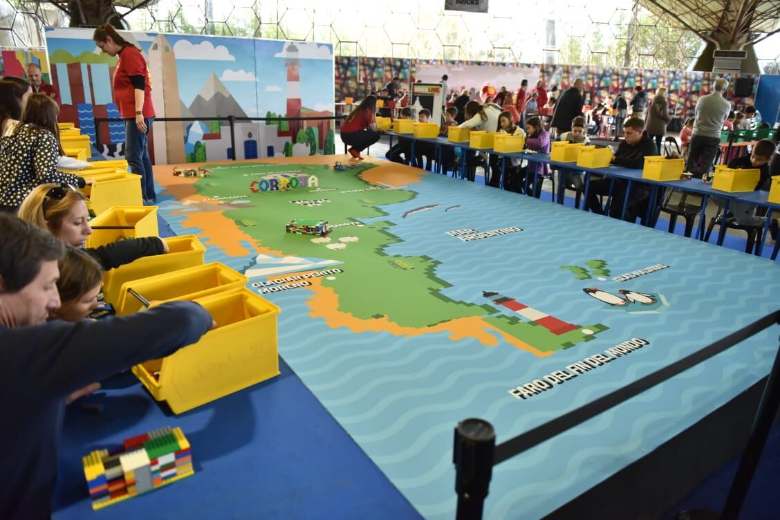 Bricklive, un espacio para chicos y grandes. Foto: Lucio Casalla / ElDoce.tv.