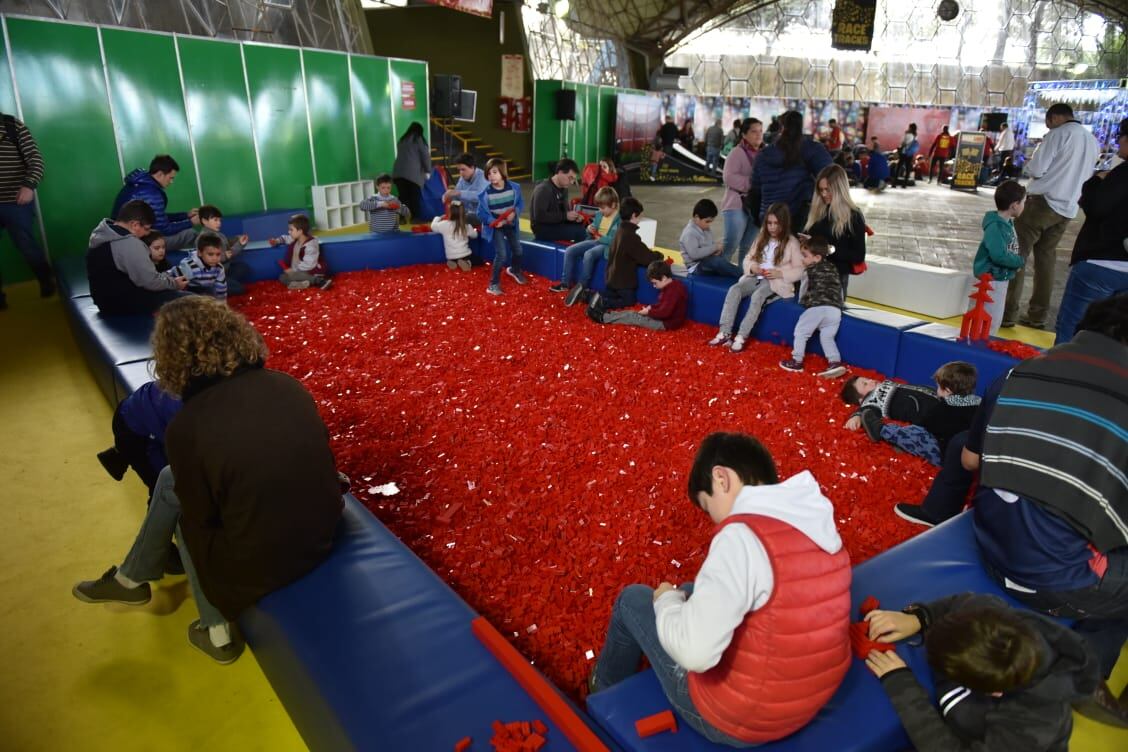 Bricklive, un espacio para chicos y grandes. Foto: Lucio Casalla / ElDoce.tv.
