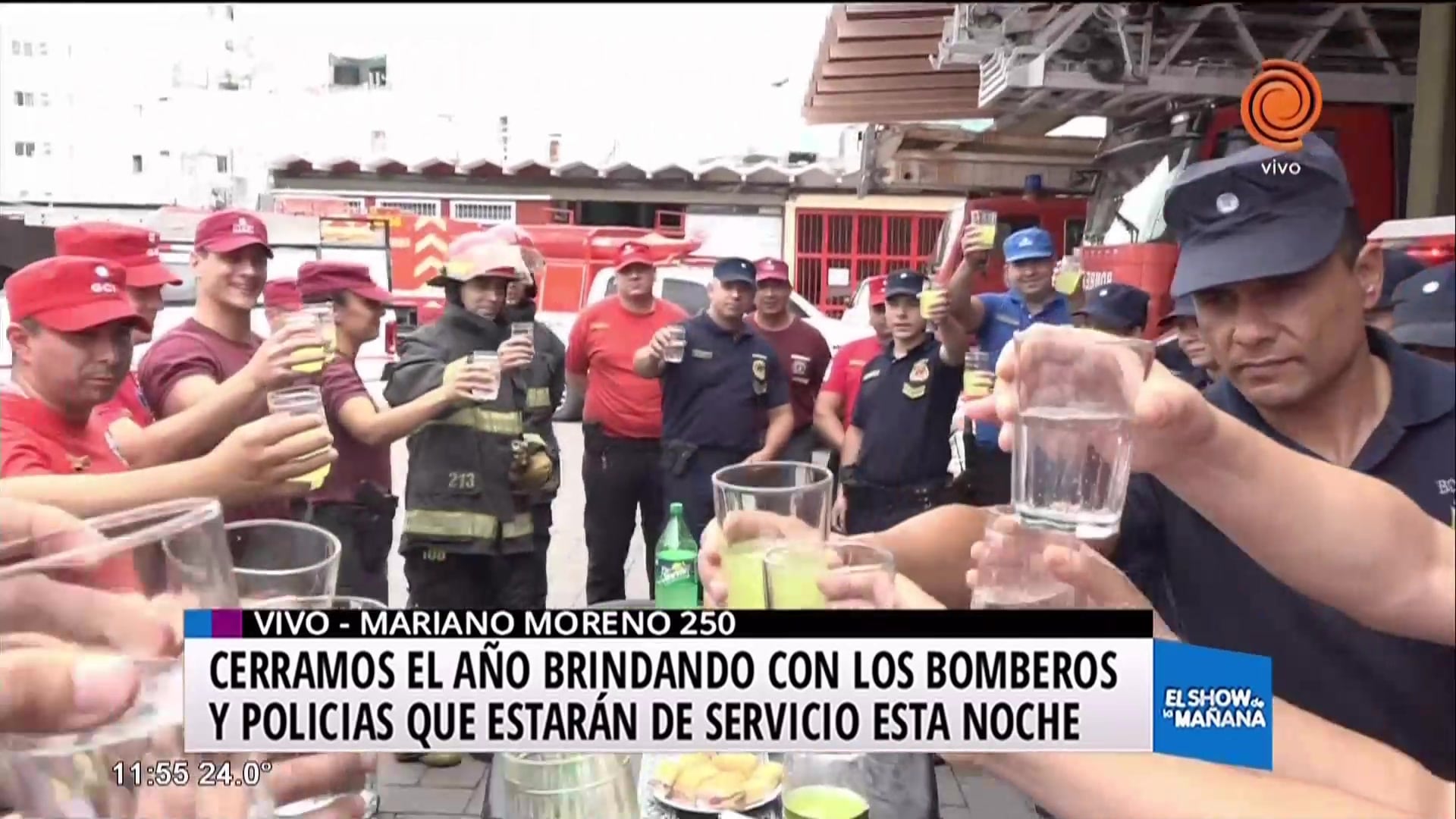 Brindis con los bomberos