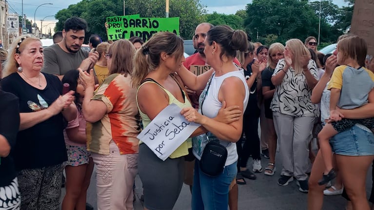 Bronca y dolor en la marcha por el crimen en barrio Yofre Norte.
