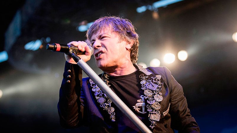 Bruce Dickinson podrá seguir girando con Iron Maiden.