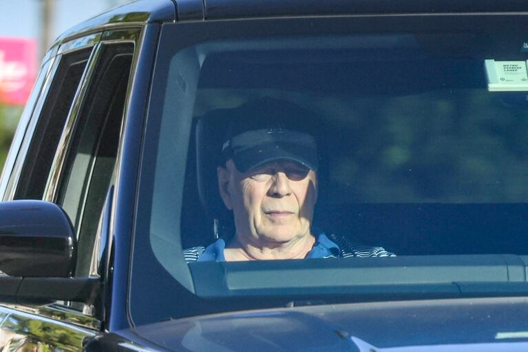 Bruce Willis fue visto en las calle de Los Ángeles. (Foto: Backgrid/The Grosby Group)