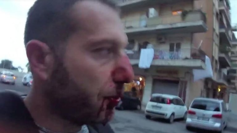 Brutal golpiza de un mafioso a un periodista italiano