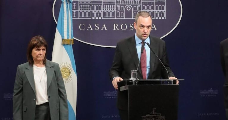 Bullrich apuntó otra vez contra el jefe de Gabinete en medio del escándalo patrimonial.