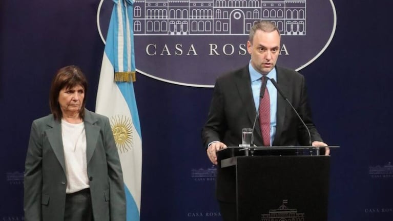 Bullrich apuntó otra vez contra el jefe de Gabinete en medio del escándalo patrimonial.