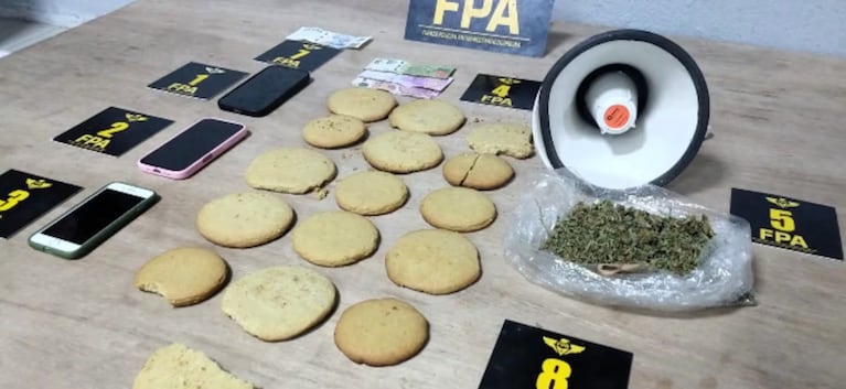 Buscaban a la profe de bachata y apareció presa en Bouwer por vender “galletas locas” en Carlos Paz