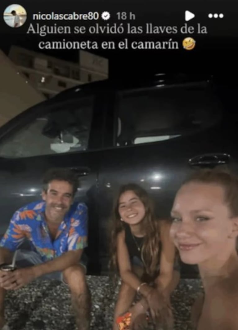 Cabré junto a Rufina y su esposa Rocío Pardo.