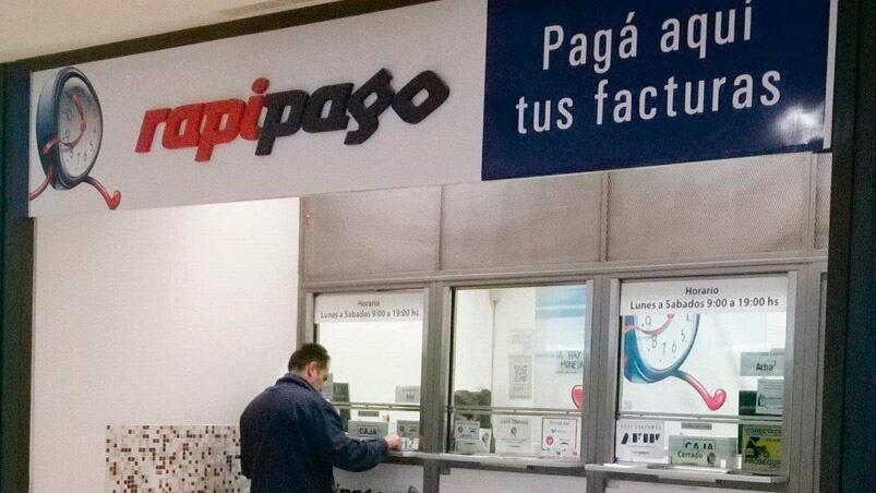 Cada cliente podrá abonar un máximo de ocho servicios o impuestos. 