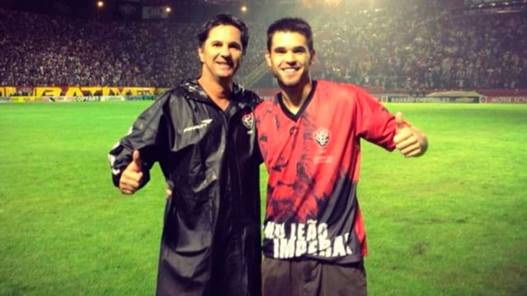 Caio Júnior y su hijo Matheus.