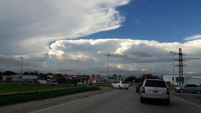 Caluroso, nublado y con probables tormentas. Así estará el sábado y domingo.