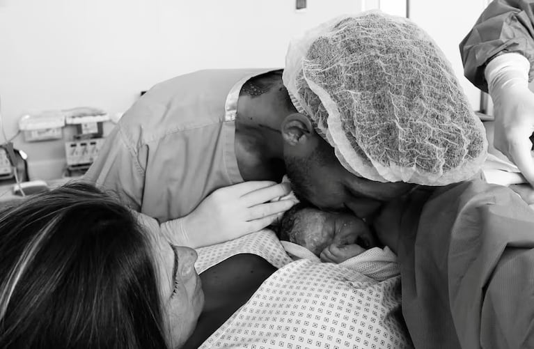 Cami Homs mostró cómo fue el parto de su hija.