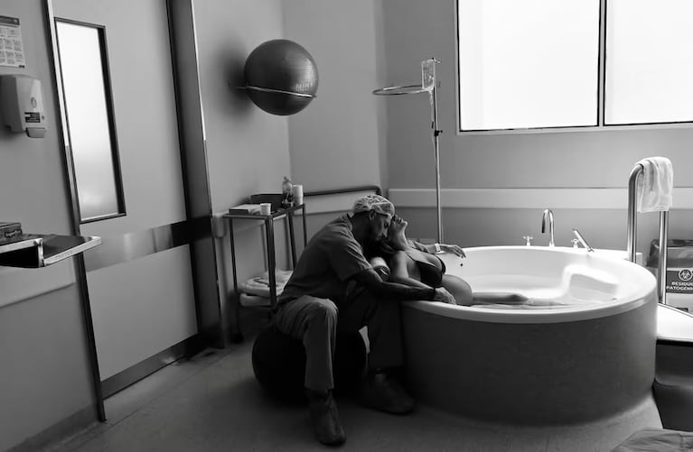 Cami Homs mostró cómo fue el parto de su hija.