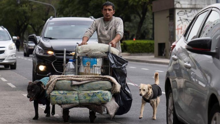 Canasta básica: cuánto hay que ganar por día para no ser pobre 