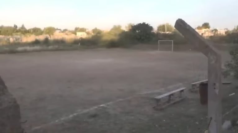 Cancha donde sucedió el crimen (captura Crónica TV).