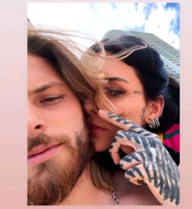 Cande Tinelli confirmó su reconciliación con una romántica foto que después borró