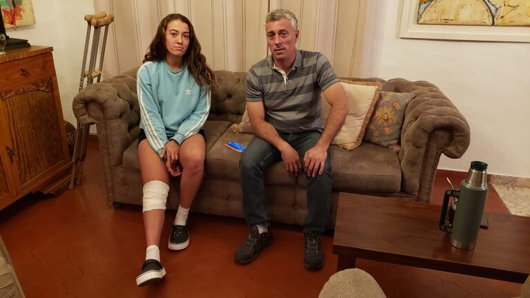 Candela sufrió un profundo corte en su pierna derecha.