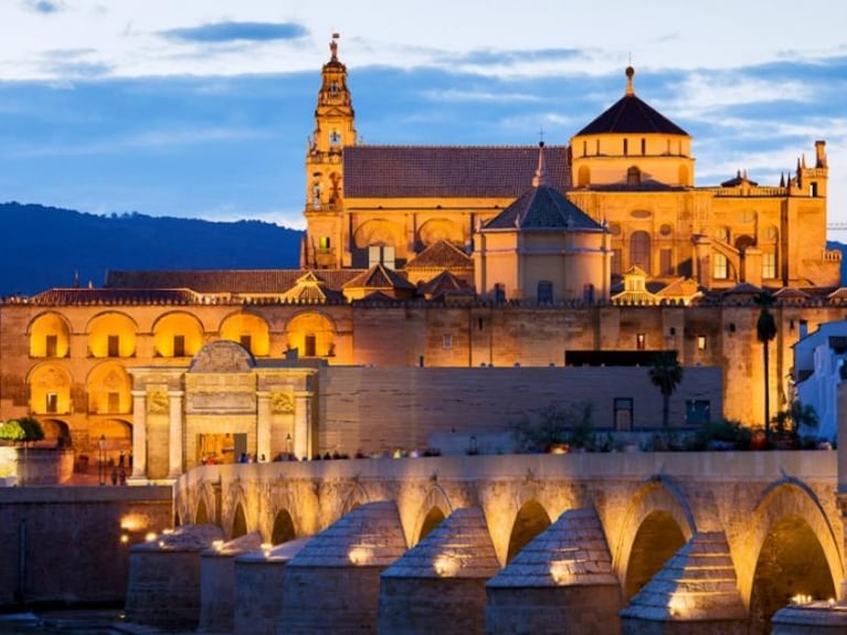 Candidatos confundieron nuestra Catedral... Con la de la Córdoba española