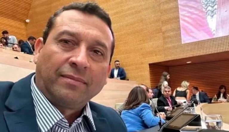 Cañito Flores presentó su renuncia indeclinable como legislador provincial.